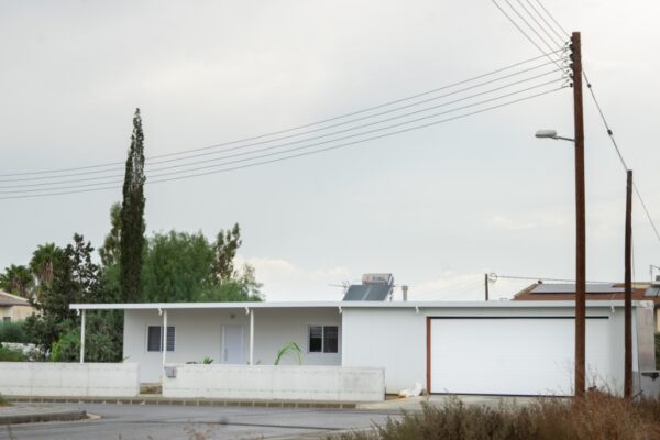 ετοιμοπαράδοτες προκατασκευασμένες μεταφερόμενες μεταλλικές μόνιμες κατοικίες στην Κύπρο - ΕΛΥΜΕΤ
